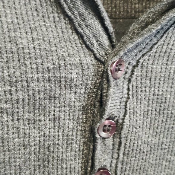 MENS ROGUE FASHION/GOTH GRAY HENLEY LONG SLEEVE SHIRT W/CUFF BUTTONS SIZE LARGE - Picture 4 of 11